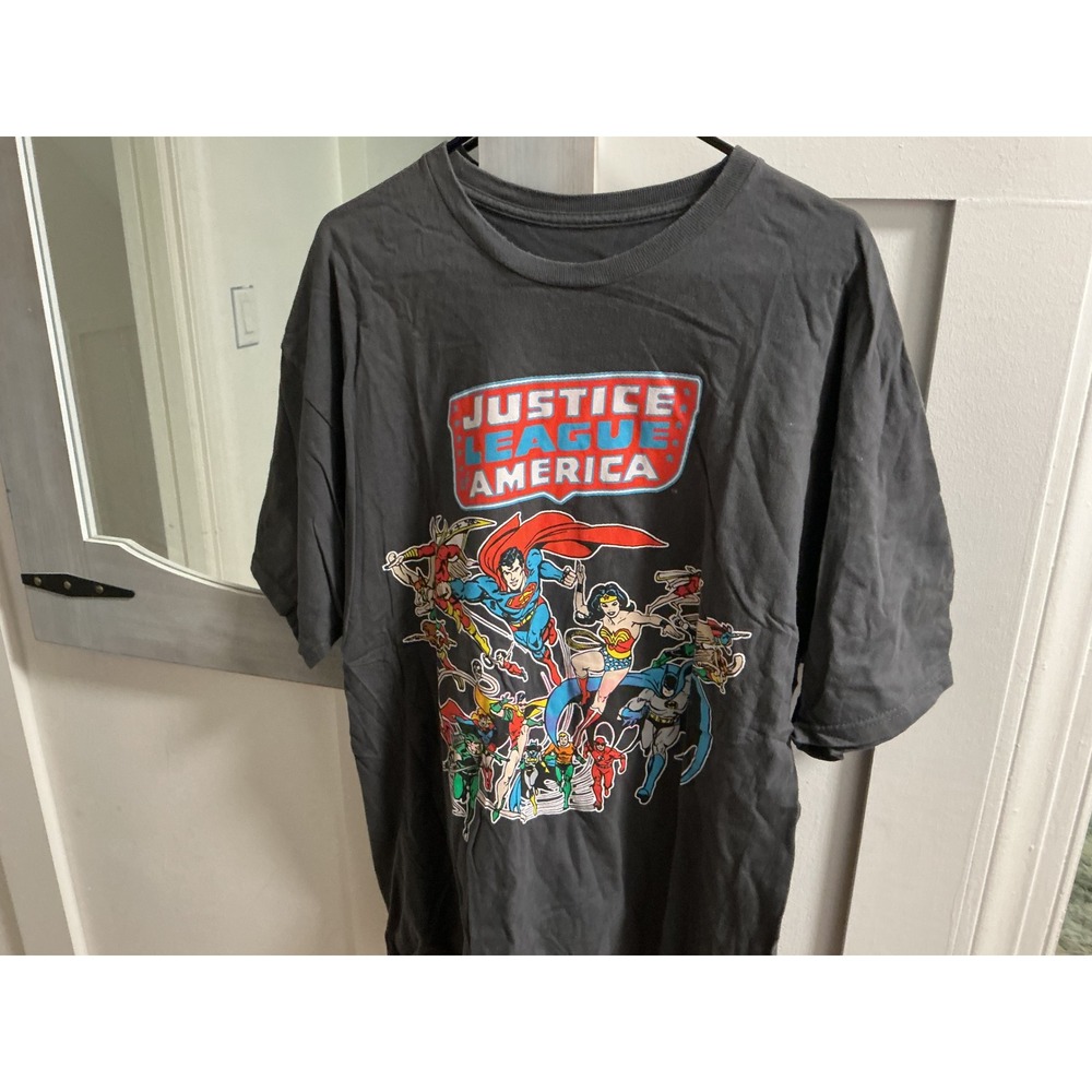 Justice League America Graphic TShirt Mens XL Charcoal Gray DC Comics Batman Tee